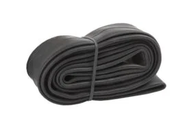 Cámara 700 x 28 / 32  valvula presta 60mm