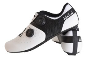 ZAPATILLA JOHN LUCK IBIZA CARRETERA HORMA STANDARD BLANCA